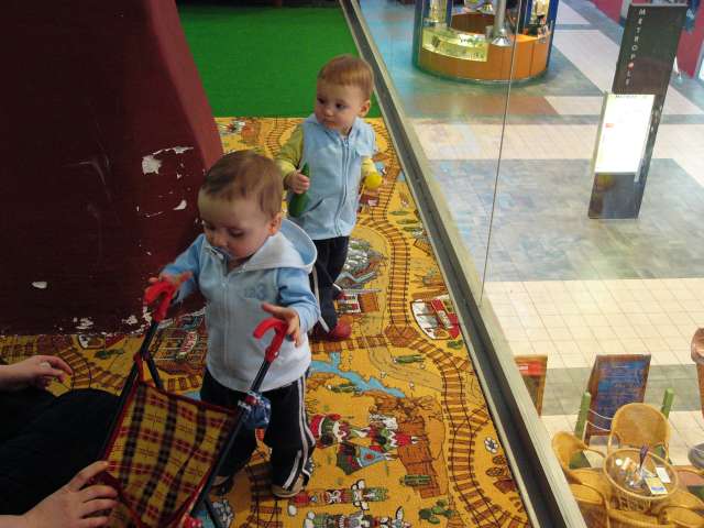 Asi si po��d�me vlastn� d�t� ...