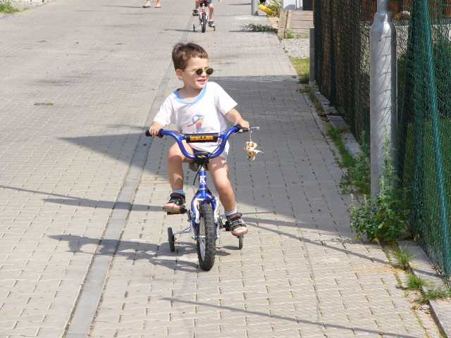 Ty �ensk� po��d zdr�ujou.