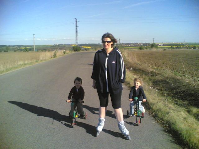 Mami je�, u� jsme za Tebou.